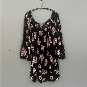 Woman’s Warehouse Black and Pink Floral Top 4X